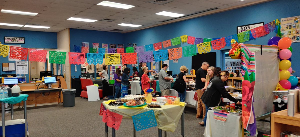 Brister_Knows's tweet photo. Teacher appreciation luncheon was AMAZING! DELICIOUS tacos/chalupas w sides, deserts, and great company!🎉🎉🎉
@NISDGarcia https://t.co/Vl7NPkWp5p