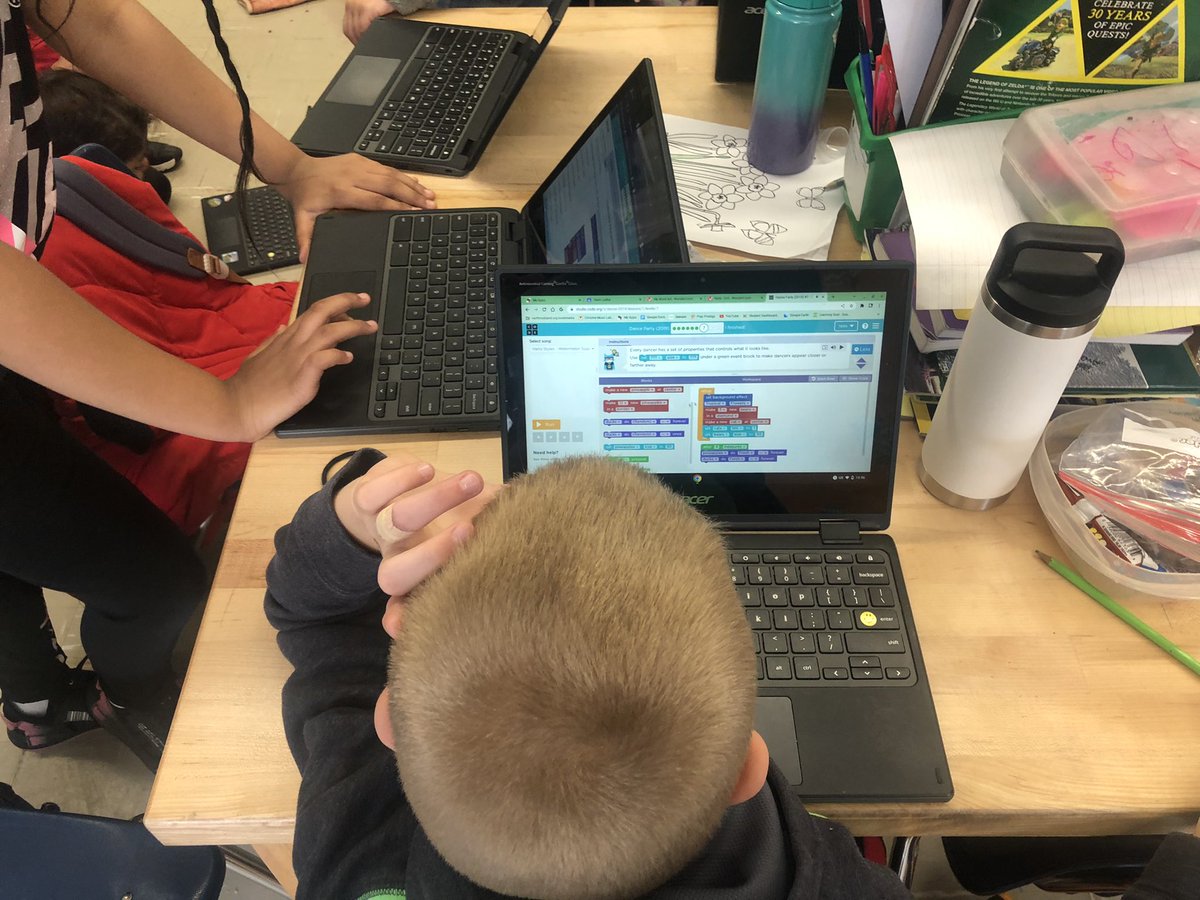 MsLonsLearners's tweet photo. Happy STEM Day! I had a blast coding with Team LaBier @labier_jennifer https://t.co/RRznIoueVr