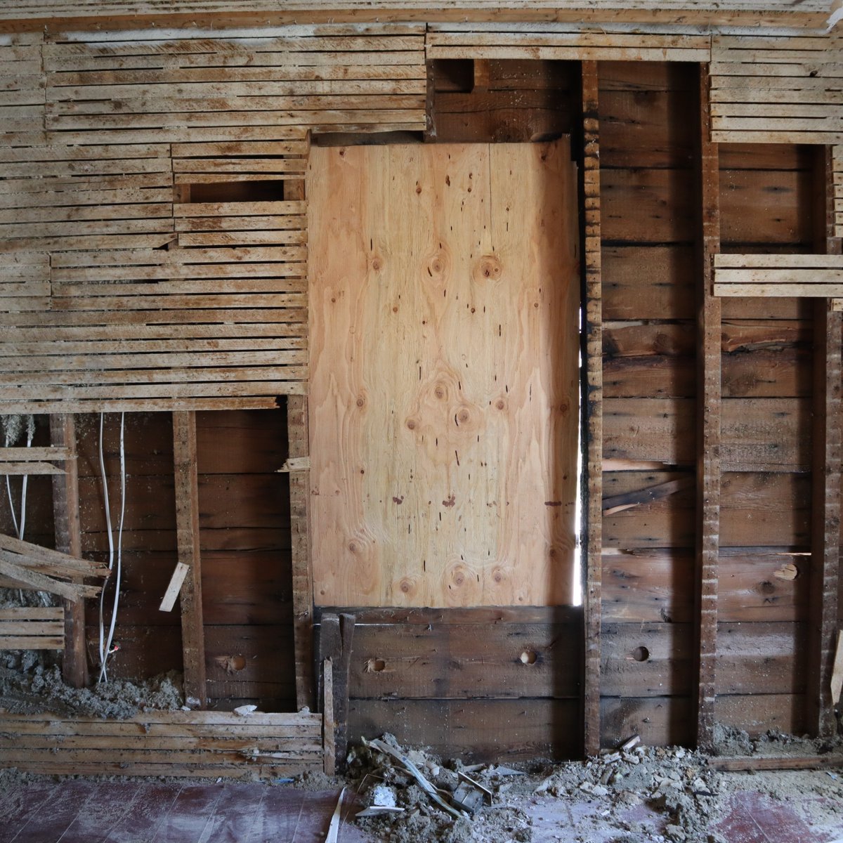 After a traumatic event like a house fire, you don't want to leave the mitigation and restoration process to just any company. Hire LOCAL professionals to take good care of you, your home, and your belongings.