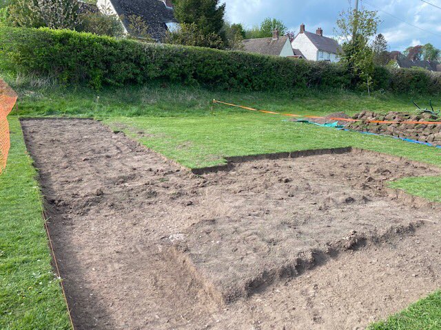 Starting work on the #bandofbrothers hut at Aldbourne and already finding Garand rifle clips, hut post pads and furniture. Parking was at a premium too! Currahee!!!#diggingbandofbrothers #easycompany