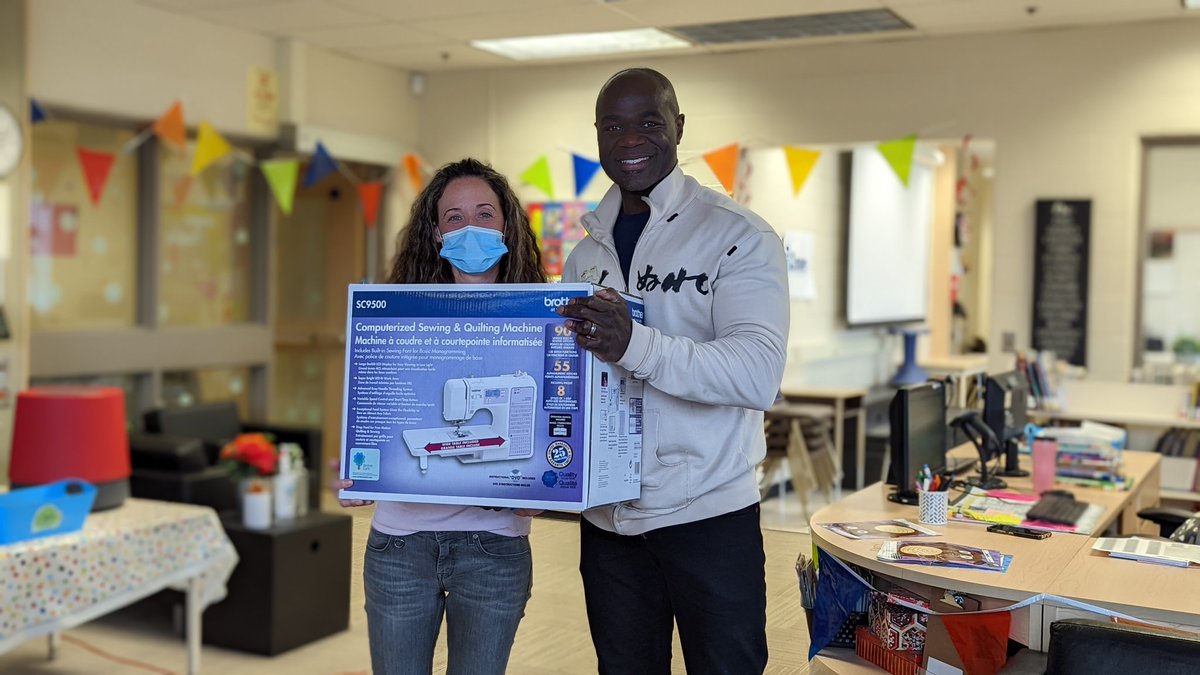 Spreading the love of sewing with our friends at <a href="/SouthFieldsV/">SouthFieldsVillage</a> with a machine donation. Thanks for having us.<a href="/PeelSchools/">Peel District School Board</a>