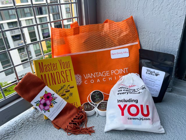 JessicaKennVick's tweet photo. I couldn't make the #SpringIntoLeadership Women's Conference this year, but @vantageptcoach still sent my swag bag! I wish that I could show all the goodies that are in here! This isn't even half! Also, the yummy smells from the wax melts & curl cream are 😍! https://t.co/594Dgw5a2Z