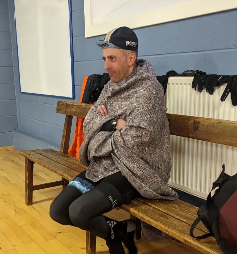 jampears's tweet photo. Highland Fling 1000km audax. Forgot my bag with warm clothes. Rode through the first night. On-bike micro sleeps. Raining. Emergency washing up gloves. Macaroni pies and beans etc. Professional snorers. 04:30 restarts. Sore knees. Many podcasts https://t.co/BYaIbKRT2i
