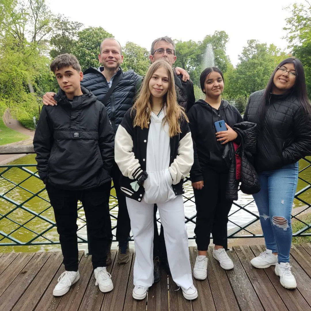 IESCanadaRealValmojado tweet media