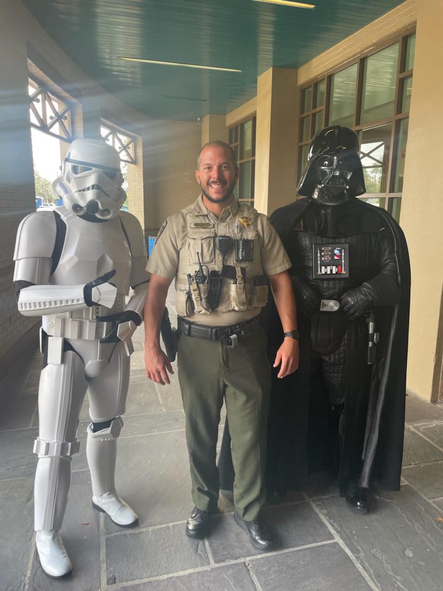 💫May the 4th be with you!💫

Star Wars Day fun with SRO Deputy Timothy Lafosse at Our Lady of Fatima Catholic School!