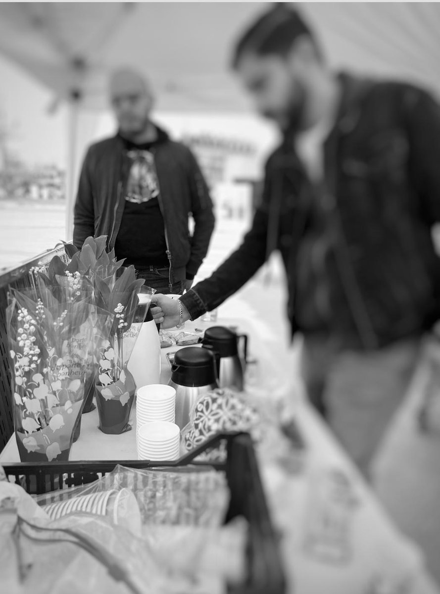 Canardsengages's tweet photo. Pour cette 23 ème maraude 8 canards seront présent à l'heure du rendez-vous pour la préparation habituelle de la tournée

Notre stand sera agrémenté de pot et brin de muguet qu'on vendra à prix libre aux passants et bien entendu qu'on distribuera gracieusement à nos bénéficiaires https://t.co/DbDUdLoQU6