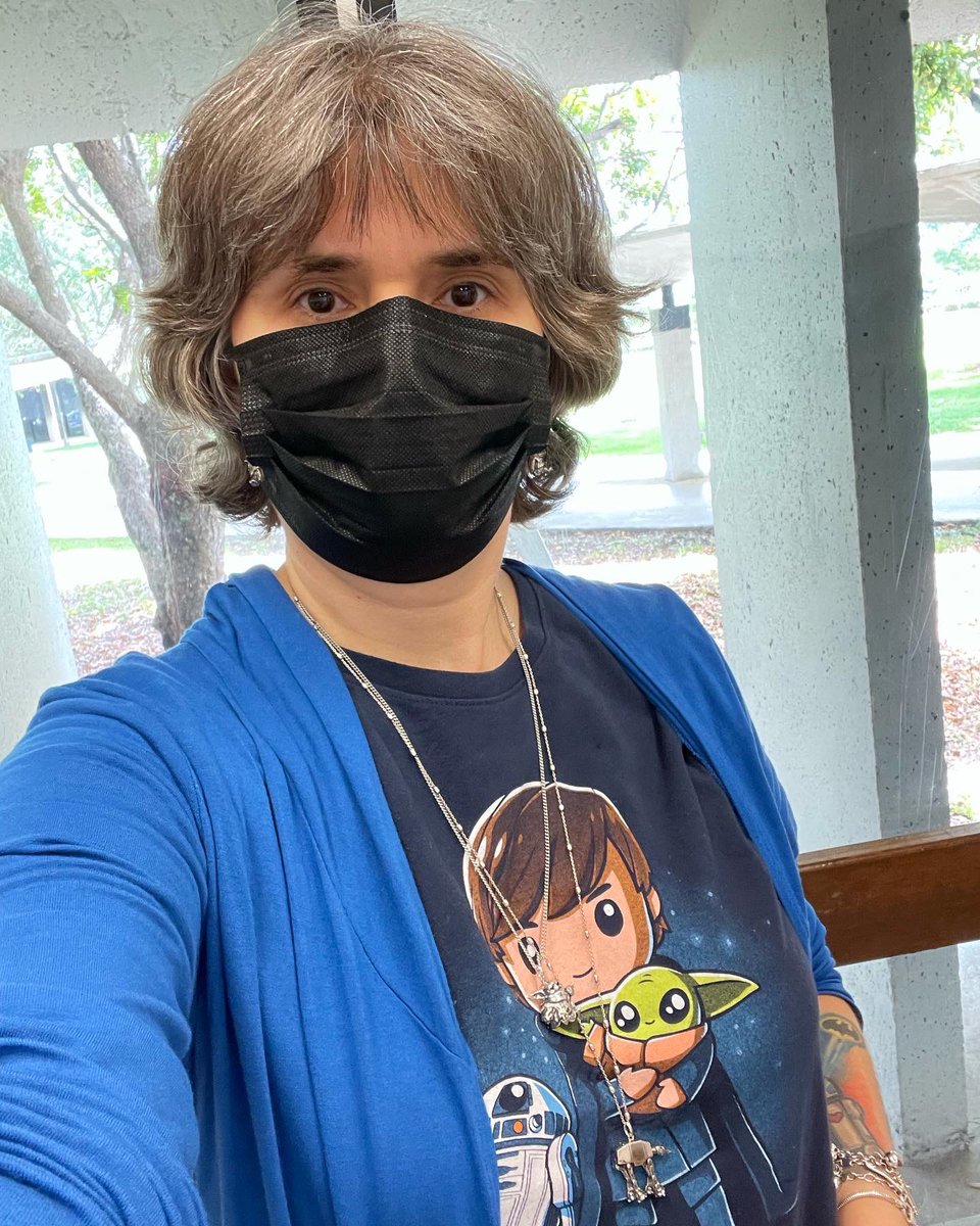 MonicaoTo's tweet photo. #maythe4thbewithyou! Happy #starwarsday! New temporary office and view! 😄😄 Enjoy everyone and stay safe! #starwars #starwarsnerd #starwarsgeek #starwarslove #starwarsforlife #starwarseverything #starwarslife https://t.co/oAgAV8ip1V