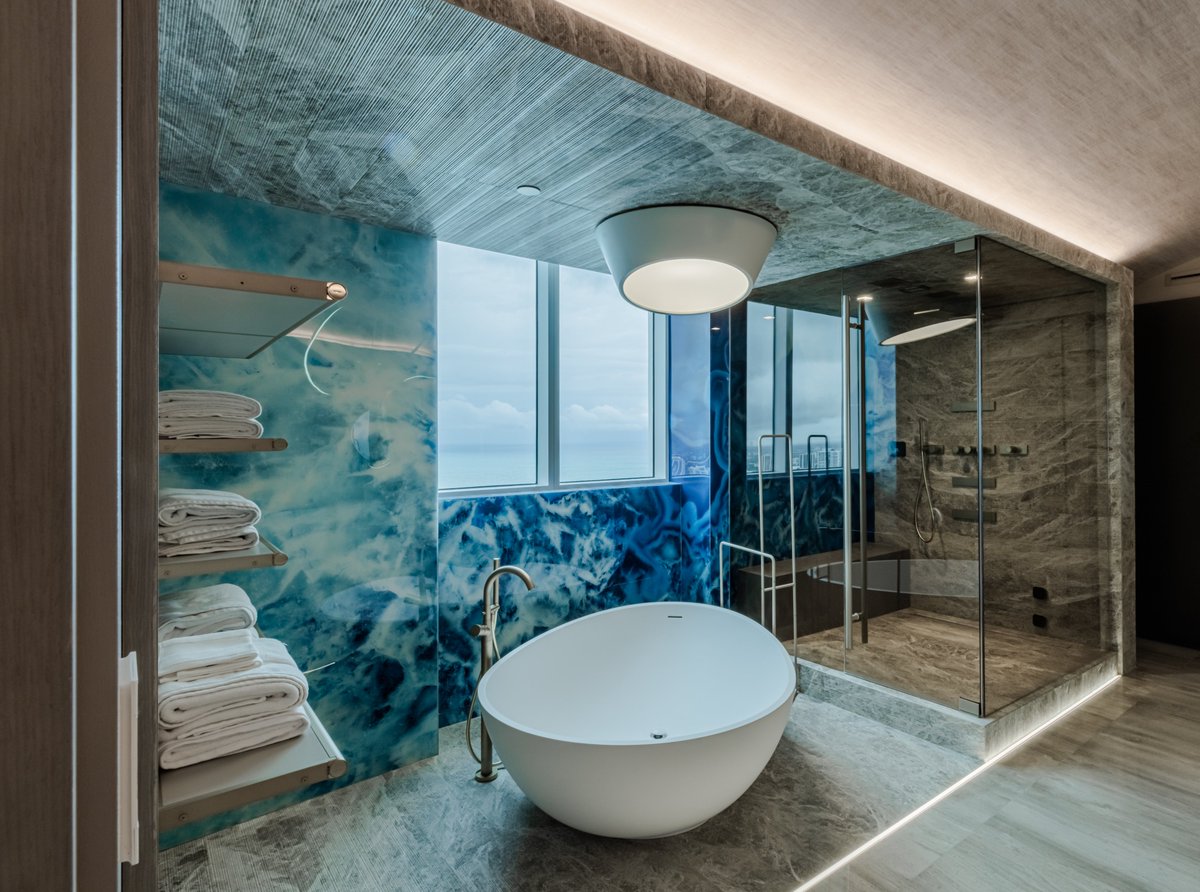 KBIS's tweet photo. A1) This bathroom closet combination is definitely dreamy! Award-winning design by our friend Sandra Diaz Velasco of @Eolodesign #KBtribechat ✨😍 https://t.co/RHUNVwVecG