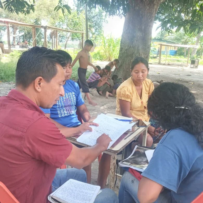 Indigenas_AN's tweet photo. Extraordinario encuentro realizado en la comunidad del Moriche, del pueblo indígena Warao, Municipio Tucupita, del Edo Delta Amacuro, la actividad fue dirigida por el consejal Abel Palacios.
Esto con la finalidad de cumplir con el Despliegue de Difusión y Promoción de las Leyes. https://t.co/RRZfb47Ht8