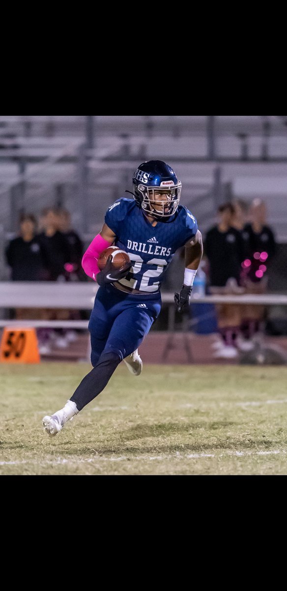 Tyborogers22's tweet photo. One more Driller season before I head to Montlake. Y'all ready? @BHSDRILLERSFB @UW_Football https://t.co/FXsDM1sye0