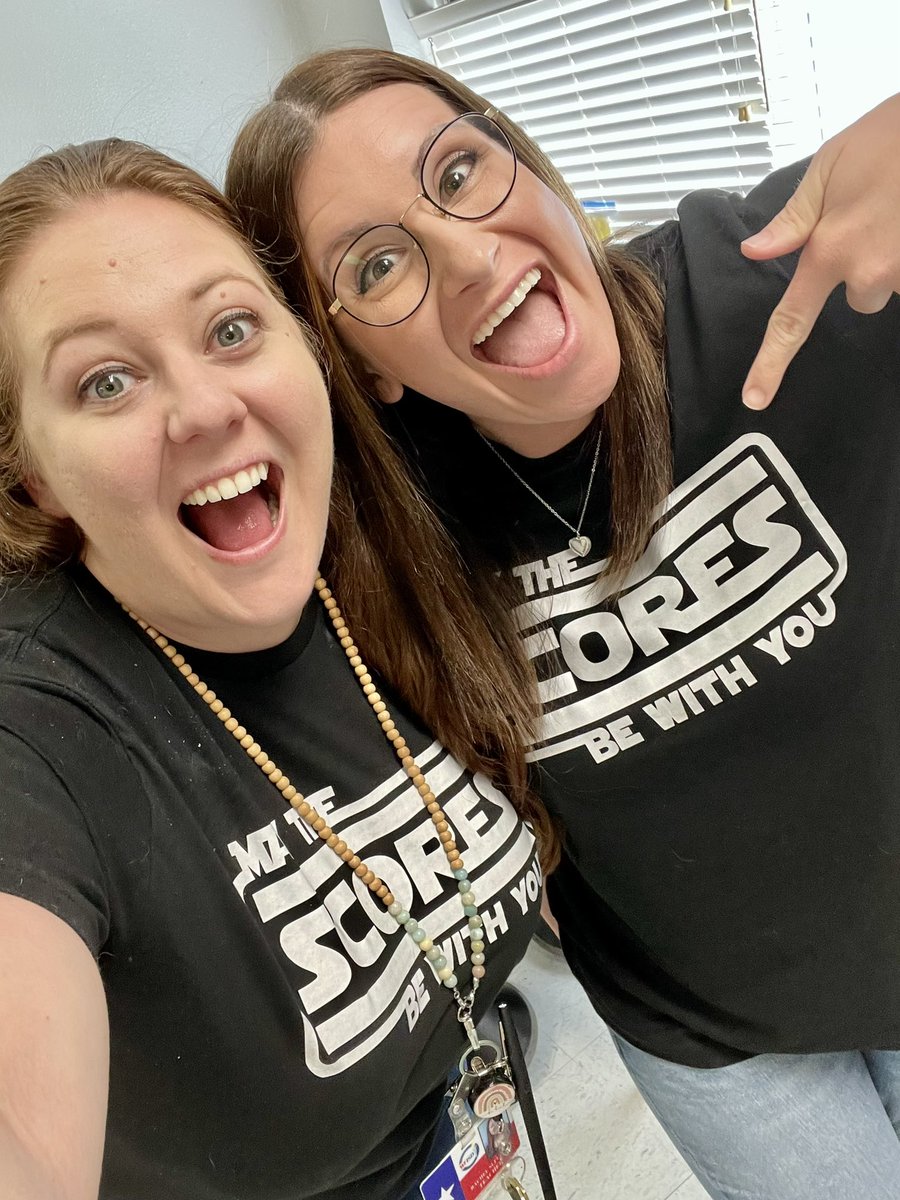 mrslittlekrista's tweet photo. Selfie with my teammate and twin! #fowlerBINGO
@Alex2Inspire @SassySimm https://t.co/4yRdcKDrBw