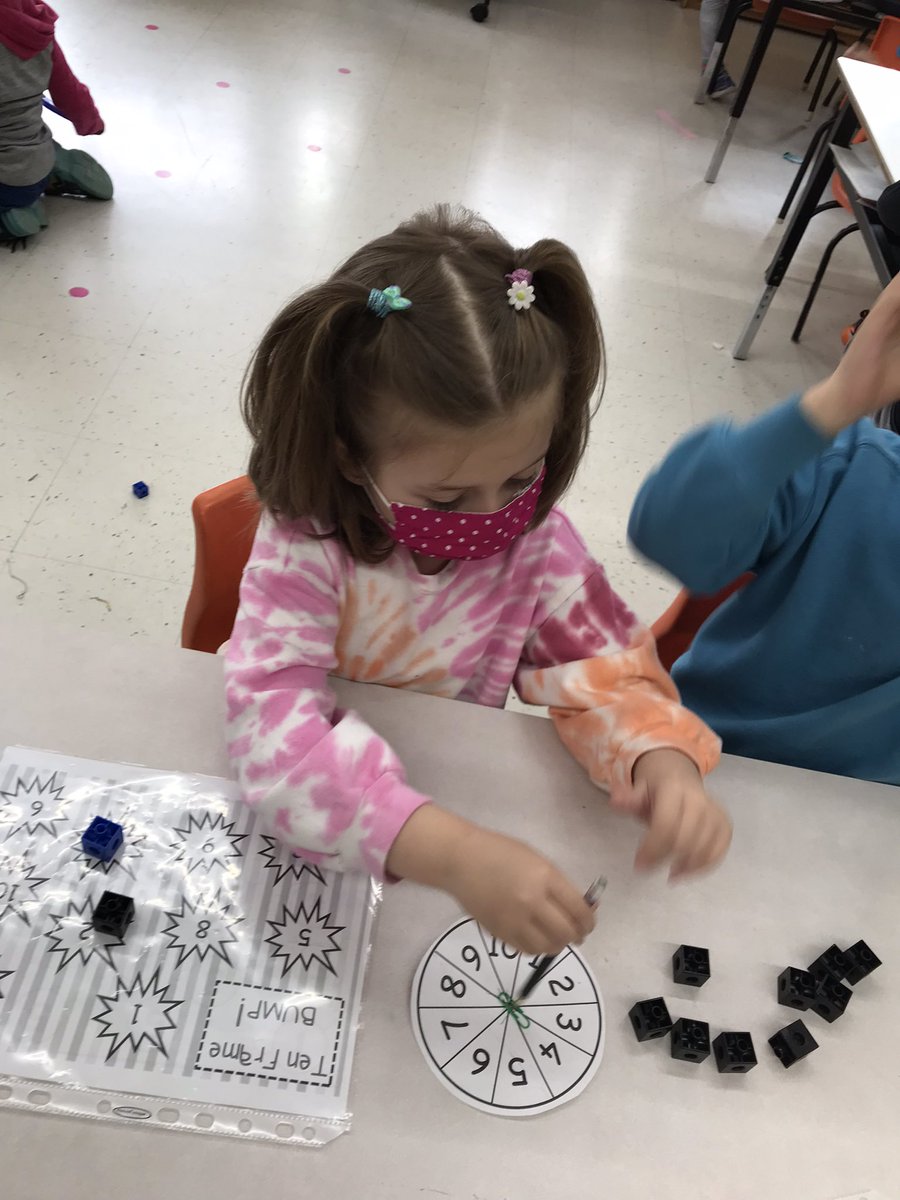 MsPool5's tweet photo. Learning to use a pencil and ๐ spinner! @egwps #welovemathgames https://t.co/K00zS3yiN0