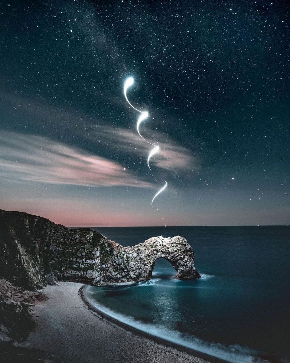 astrophotosnap's tweet image. Milky way and light painting, Durdle Door, England