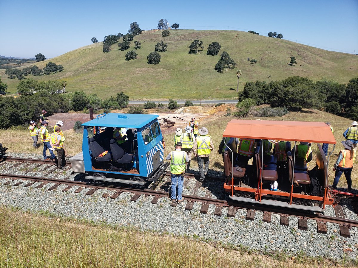 SierraGeology's tweet image. Yes! 👍
Our first professional geology fieldtrip on the Amador Central Railroad.
This inaugural trip is for the mapping group of the California Geological Survey. We're looking at terrific outcrops of Mesozoic and Tertiary sections thru Sierra Foothills. Great day in the field!