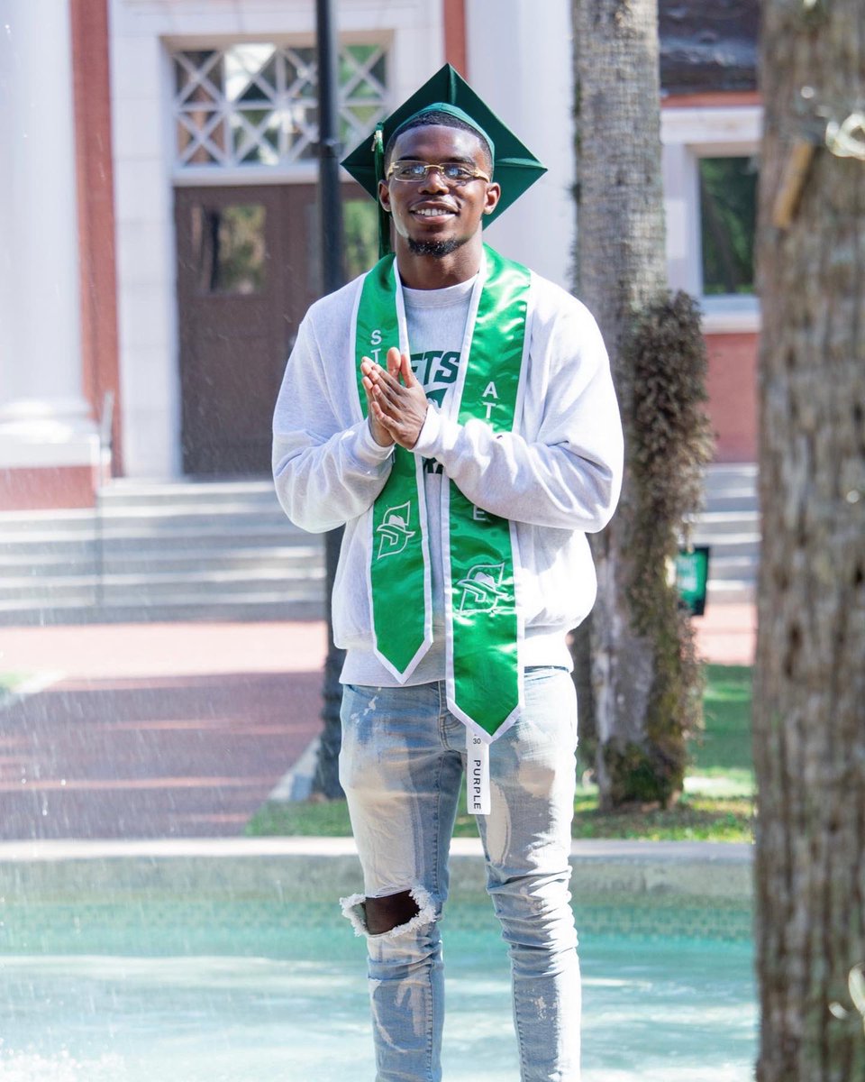 begreat7_'s tweet image. #BlackMenGraduate 👨🏾‍🎓