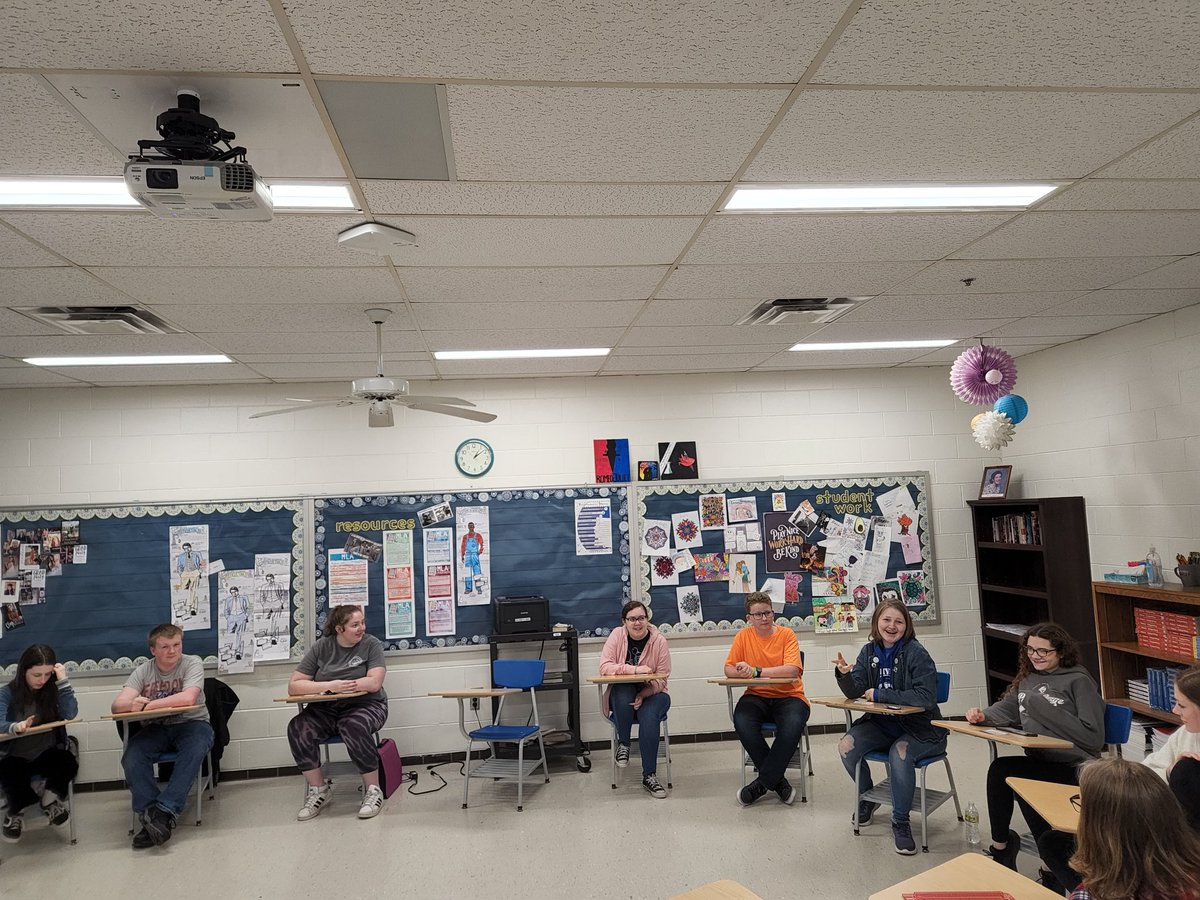 KJFMLR's tweet photo. EdCamp is in full swing this afternoon! All kinds of sessions for students!
Investing 101
American Sign Language
Using Social Media for Personal Branding
90s Pop Culture Trivia
Mug Cakes
Traveling Abroad
Employability Skills https://t.co/nqWXwtKWk6
