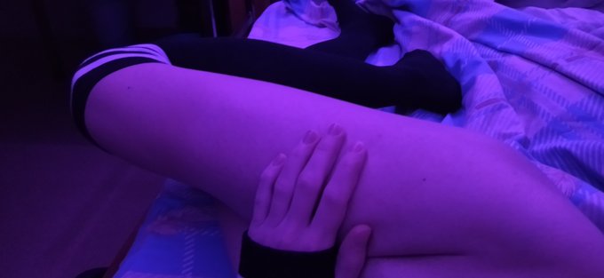 2 pic. Smooth and soft.
#Femboy #LGBTQ #Porn #Cute #Horny #Lewd #Hot #nsfw #Thighs https://t.co/oaGc