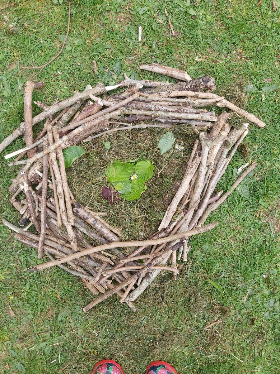 I had a busy morning on Tuesday with the <a href="/ChilternY2/">ChilternY2</a> Crocodiles. Learning about shelter and starting with nests, they built a few of their own. Great work! Mrs B 🙂