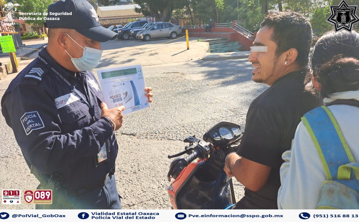 PolVial_GobOax's tweet photo. ☑️ Se prohíbe a las y los motociclistas, circular con menores de 10 años como acompañantes.

👉🏻 #LeyDeTránsitoYVialidad Art. 54 #Oaxaca

👉🏻 #EviteAccidentes.  

👉🏻 Su seguridad es primero. https://t.co/rE0cyc4gFk