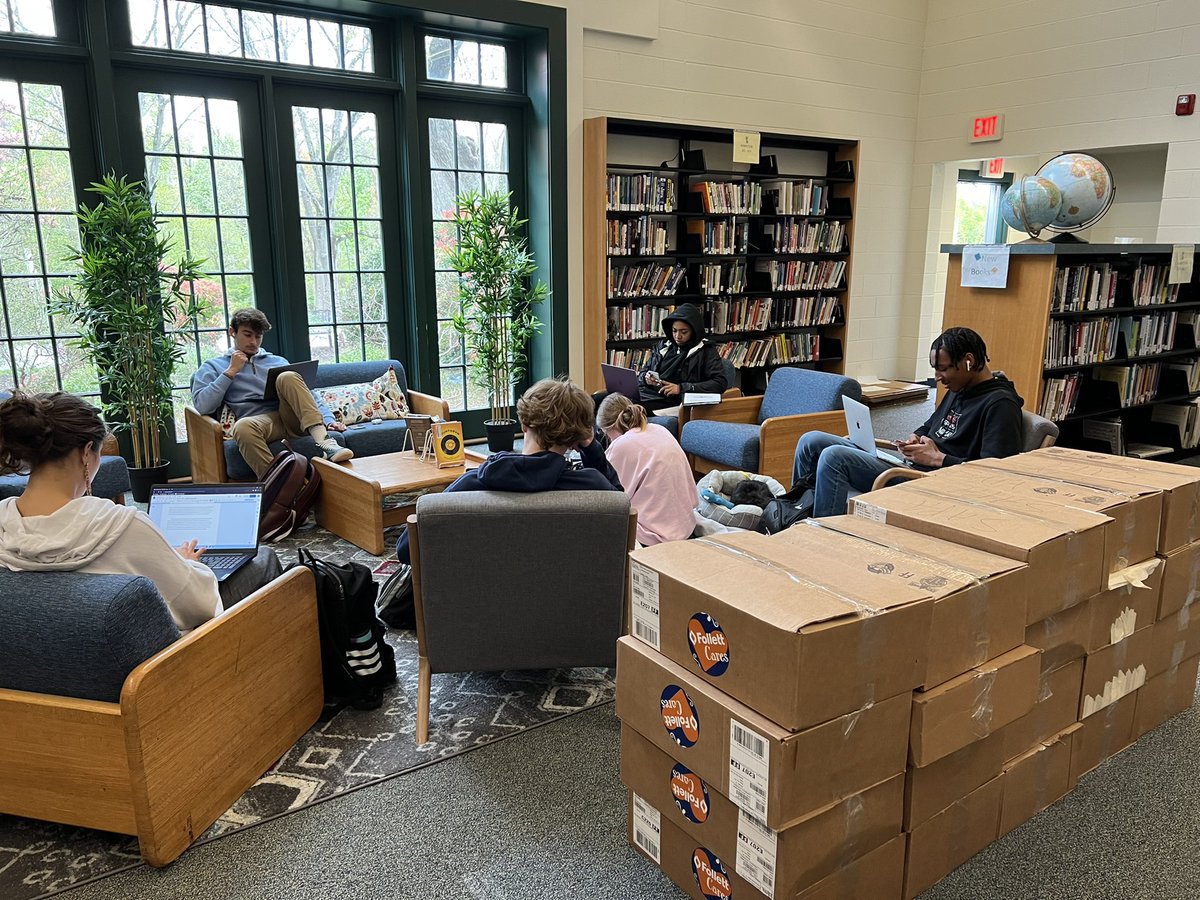 Library at St. Andrew's School, RI tweet media