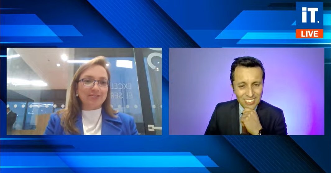 ITenLINEA's tweet photo. Gracias a la Ministra TIC Carmen Ligia Valderrama por haber estado con nosotros en #CharlasTechie hablando del evento que arranca mañana de forma presencial #Colombia 4.0. Si te perdiste la entrevista, puedes verla en https://t.co/TXY72EJqkK. Regístrate👍 https://t.co/Zw7x0tGzvz https://t.co/SKuudITYxj