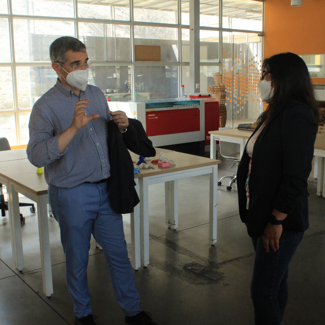 fablabesan's tweet photo. 🌎Dentro de la visita organizada por el área de Intercambio Estudiantil, recibimos al profesor Marcelo Tano de la ENIM (Ecole Nationale d'Ingénieurs de Metz).

🙋¡Gracias por la visita!

#FabLabESAN #UniversidadESAN #ingenieria #ENIM https://t.co/5SUn7pd6B8