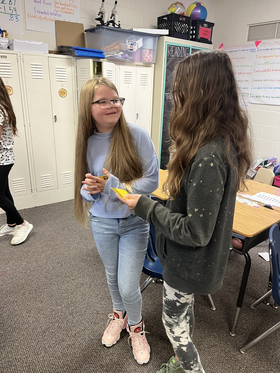 RedmonRoos's tweet photo. Reviewing quotations with some Kagan quiz, quiz, trade. @KaganOnline #crockettroos #whywisd #roosread https://t.co/6z9eZupwzj