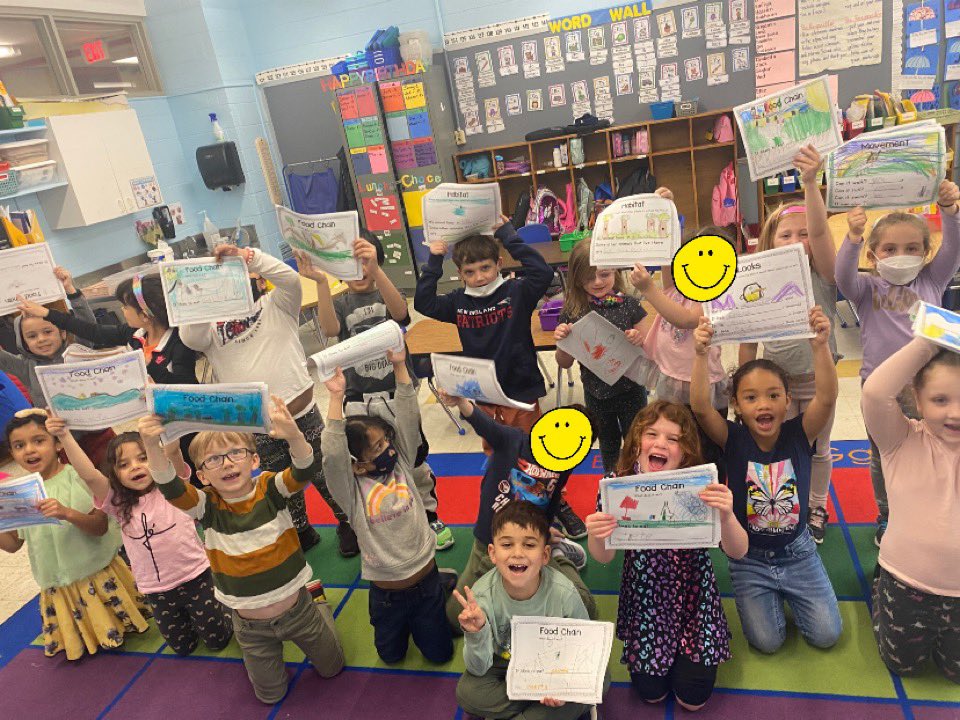 writing all about our favorite animals, so proud of our work!✍🏼