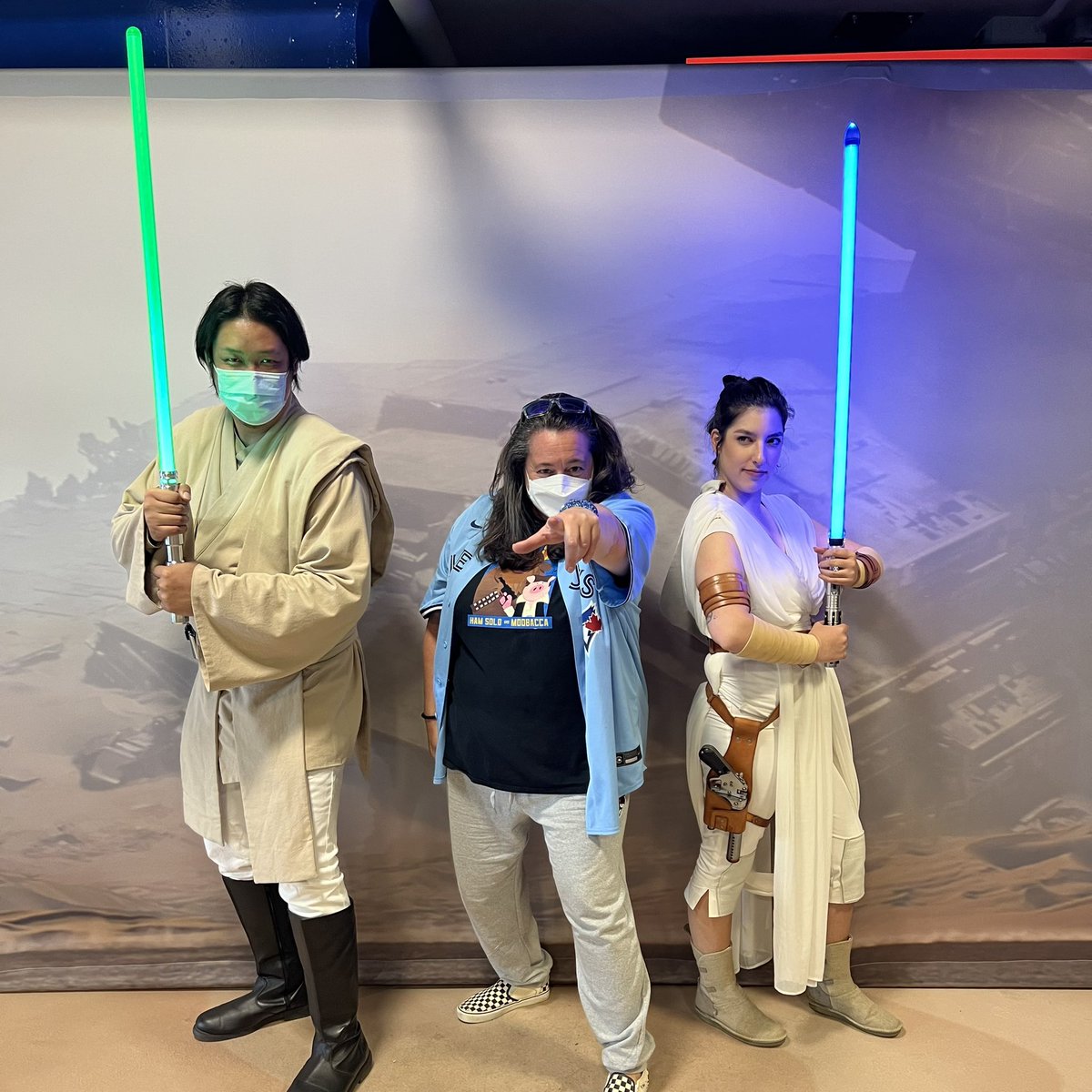 rookierhonda15's tweet photo. My birthday ballgame on Star Wars night. Come on now!
#MayTheFourthBeWith #StarWarsNight #HappyBirthdayToMeeeee 💚 @BlueJays https://t.co/h7Gu39aWlr