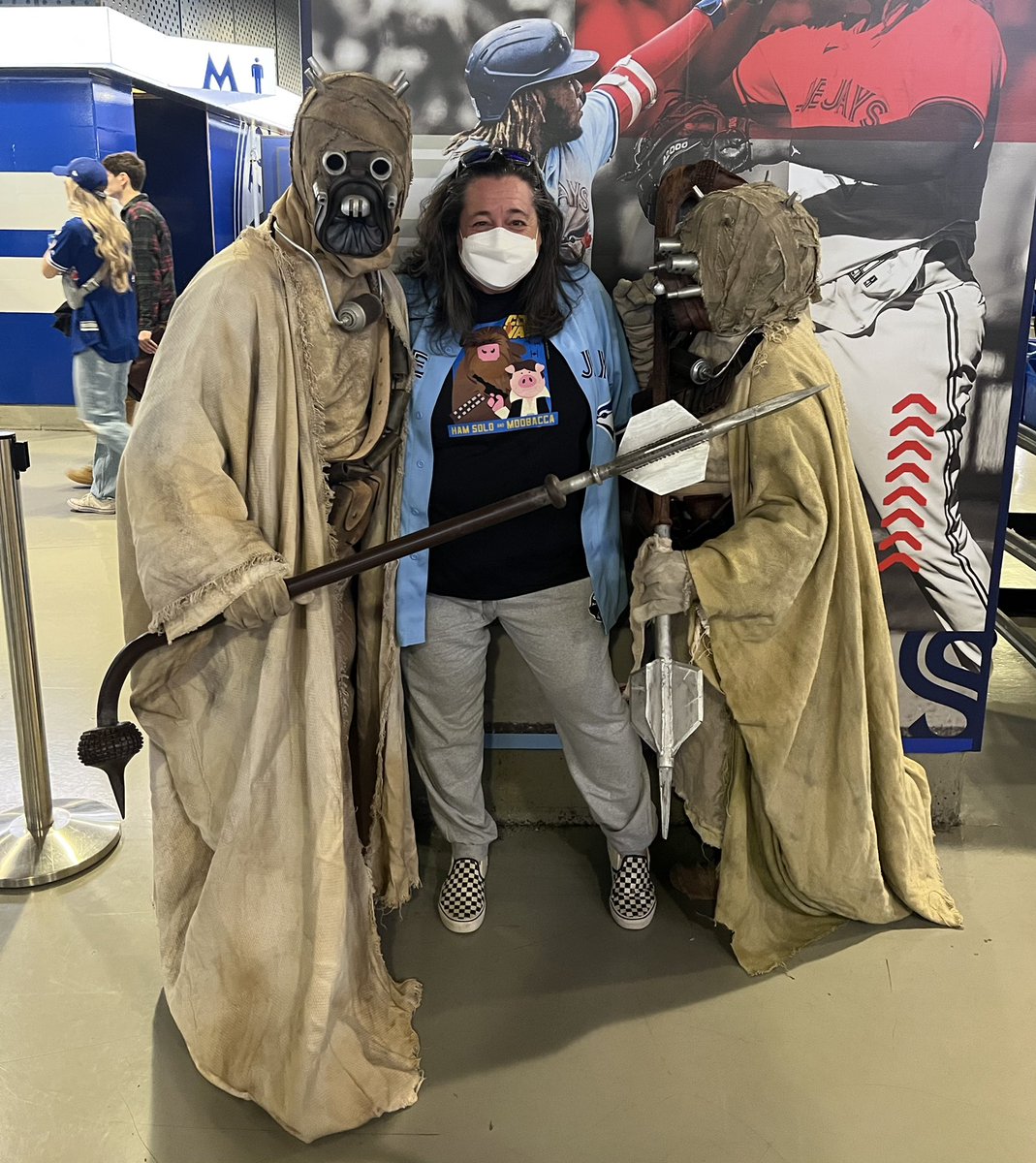 rookierhonda15's tweet photo. My birthday ballgame on Star Wars night. Come on now!
#MayTheFourthBeWith #StarWarsNight #HappyBirthdayToMeeeee 💚 @BlueJays https://t.co/h7Gu39aWlr