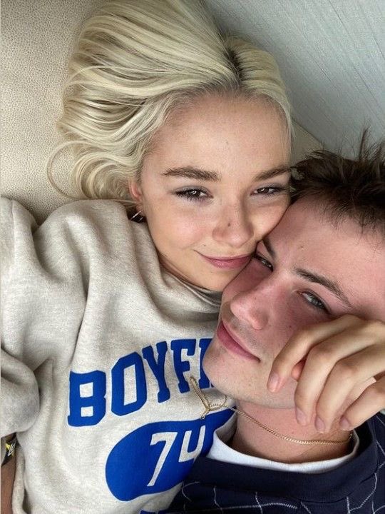 rya on Twitter "we switched hair colors🤍🤎 https//t.co/IkbY6uSYab