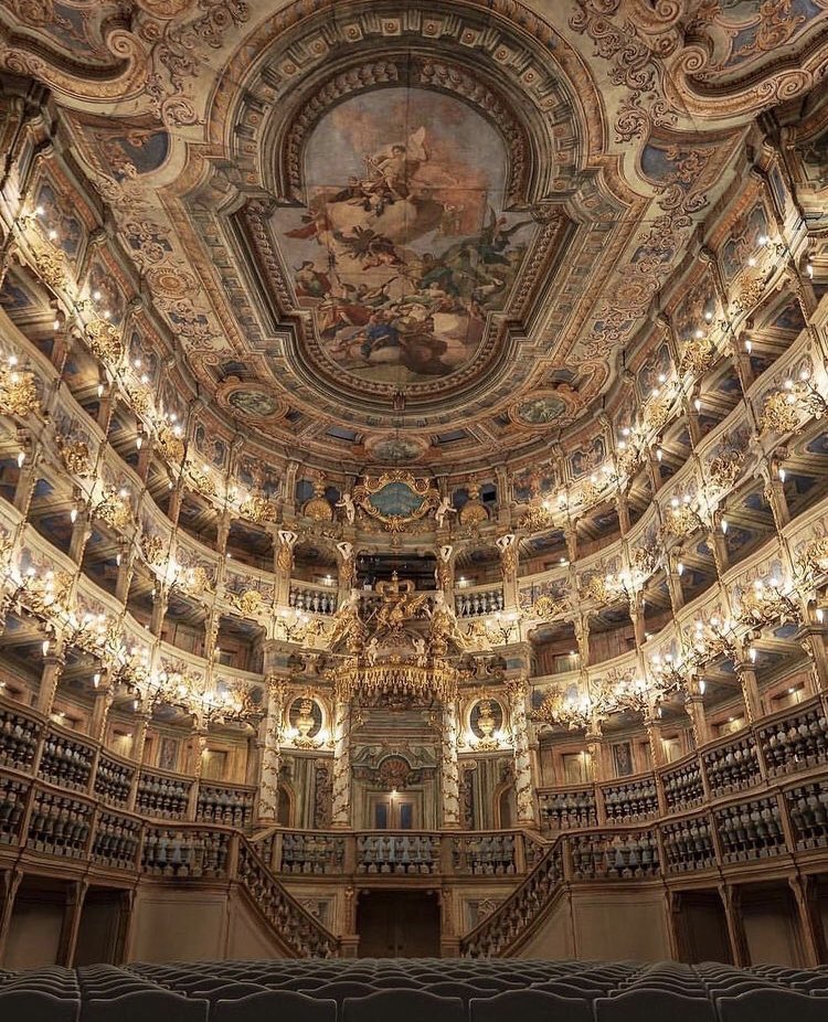 martinezdlll's tweet photo. 📍Ópera del Margrave, Alemania. https://t.co/rAhALqs8Kq