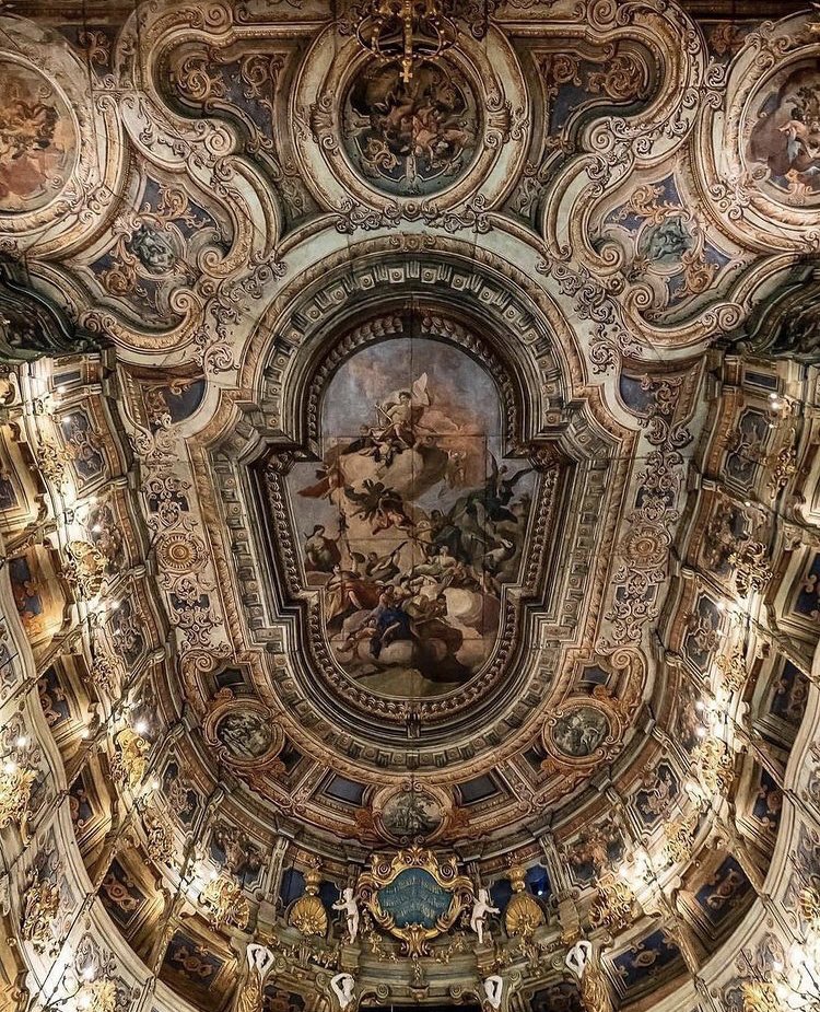 martinezdlll's tweet photo. 📍Ópera del Margrave, Alemania. https://t.co/rAhALqs8Kq