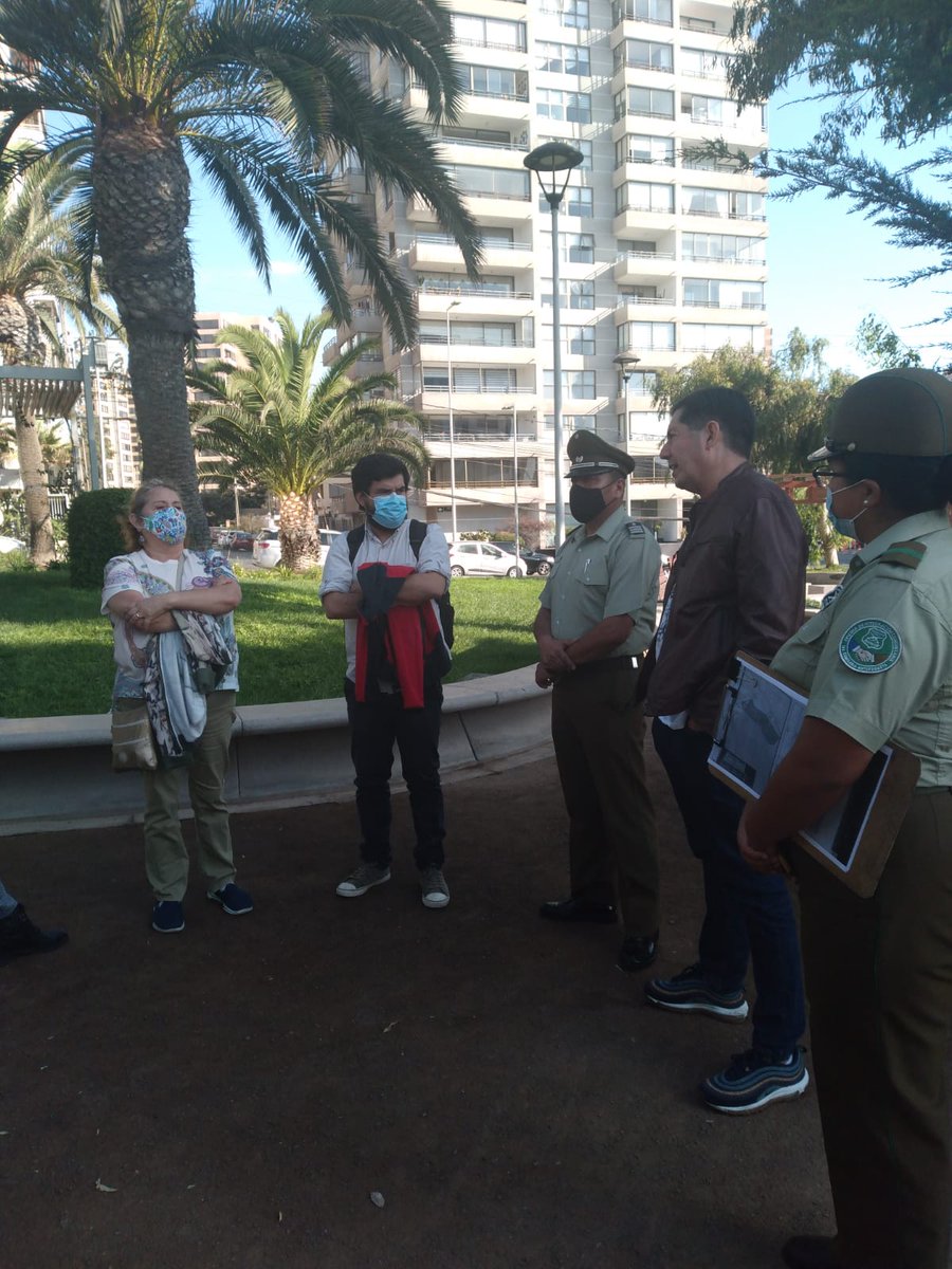 CarabAntof's tweet photo. En su permanente compromiso con la seguridad de todos Carabineros 3ª Comisaría #Antofagasta a través de su Of Integración Comunitaria se reúne con @JuntaVecinosER y alcalde para tratar temas de riesgo situacional en especial del sector del Parque Brasil.
#EsPorVocación https://t.co/jvXBt19r33