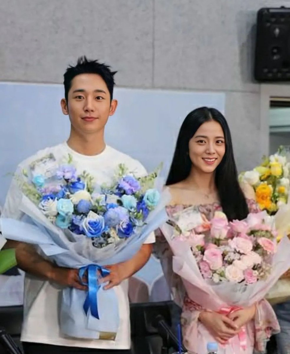 FTkdramalover's tweet photo. They look so good together 💙💗
#RomcomforHaesoo #Haesoo #Jisoo #Haein #Snowdrop https://t.co/0IIJvHMmnR