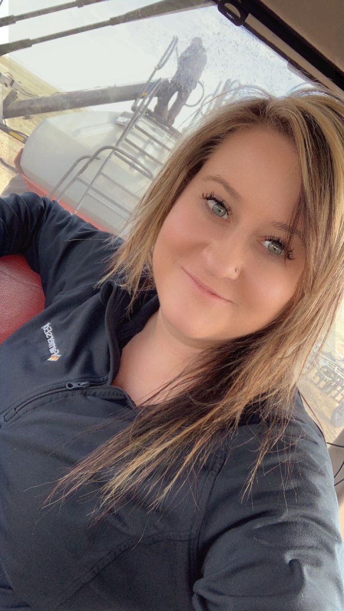 Spending the week in Northern Montana showing growers the value of the In Cab Tools on #FarmCommand. Some of the best meetings are in the tractor when you can see how the different areas of FarmCommand tie together. <a href="/farmers_edge/">Farmers Edge</a>