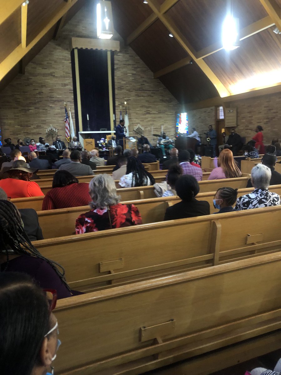 sistasfollowbck's tweet photo. #COGIC meetings are the best! Praise and worship among #praisers https://t.co/lxnbegl5SR