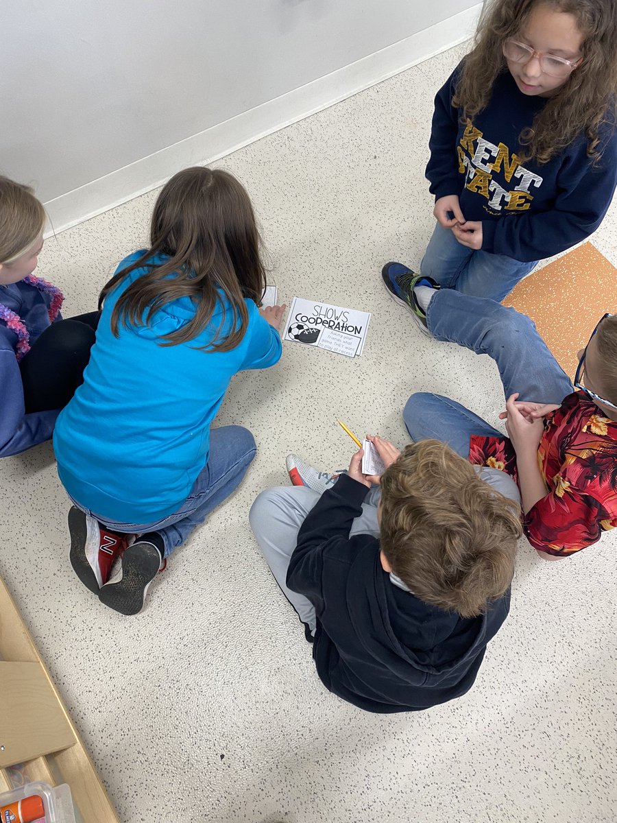 MrsJKelsheimer's tweet photo. Students in the Orange Studio worked in small groups to learn more about cooperation this week during our SEL lesson. https://t.co/pICTHnX3XC