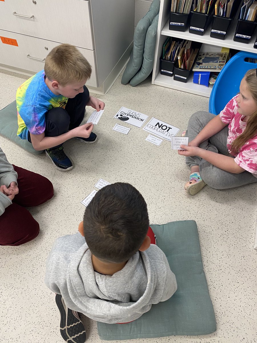 MrsJKelsheimer's tweet photo. Students in the Orange Studio worked in small groups to learn more about cooperation this week during our SEL lesson. https://t.co/pICTHnX3XC