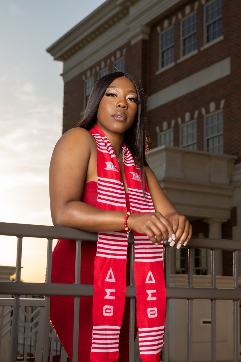 _ashhlayyy's tweet photo. Δevastating &amp; Degreed 🔺❤️🤍 https://t.co/FyqwUrwcQ7