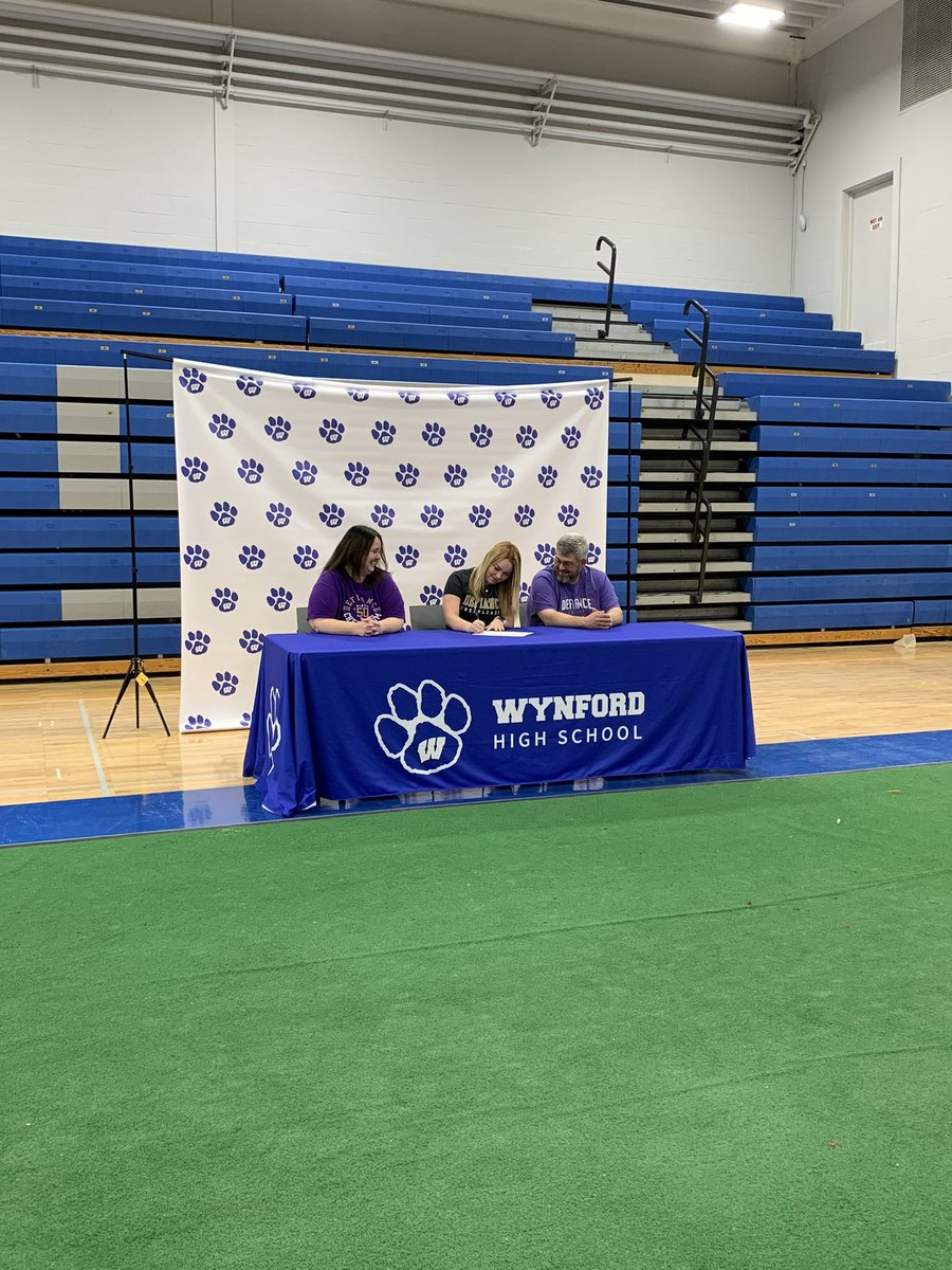 hannahfeld98's tweet photo. So happy to officially be a Yellow Jacket! Thank you to everyone who has and still supports my passion and love for cheer. #classof26 @DC_Athletics https://t.co/d2VFMLhh0a