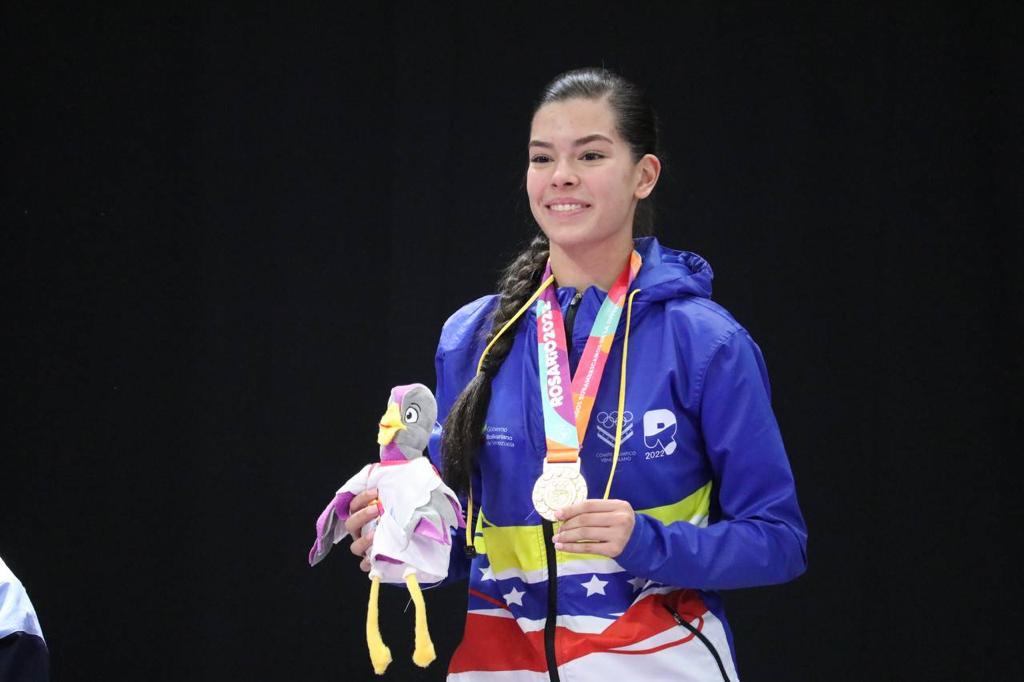 #Entérate || El karate sigue su camino triunfal en los Juegos Suramericanos de la Juventud Rosario 2020.

#4May  

Más detalles aquí: bit.ly/3KGvoOk