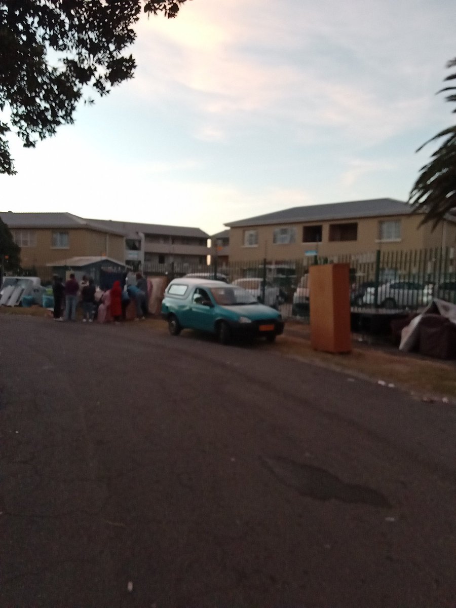 CMC_Tenants's tweet photo. @AndileZinga @CityofCT @EFF_Cape_Metro @EFFSouthAfrica What is happening is sad, thank God to the Councilor off the @EFF_Cape_Metro who has took it upon her hands to assist the vulnerable families. https://t.co/6LJfOUoMEb