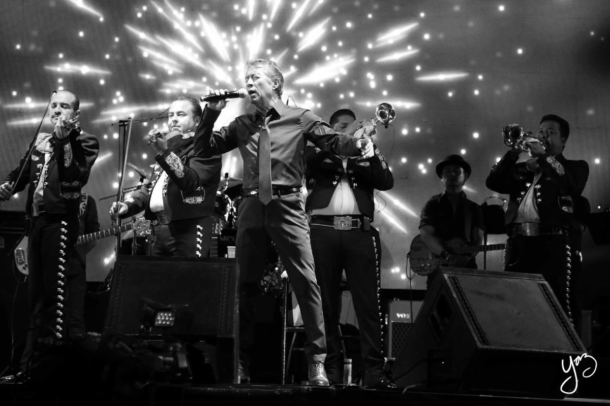 En mi andar jamás visualice el día del adiós, viví cada concierto intensamente, y ahora que sé es el último concierto en cada ciudad no puedo evitar la nostalgia. #HastaSiempre es el título de la gira con la que me despido de todos ustedes y les dejo gran parte del corazón!