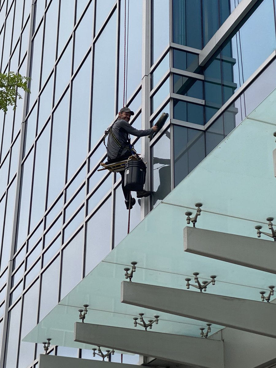 Reneehortonphd's tweet image. Two things that made me happy today.  Seeing a real window washer smiling down at me and my pen I signed the Sigma Pi Sigma physics honor society initiation book with.  Thank you again Toni Saucy I will forever love you. @TluSps #sigmapisigma