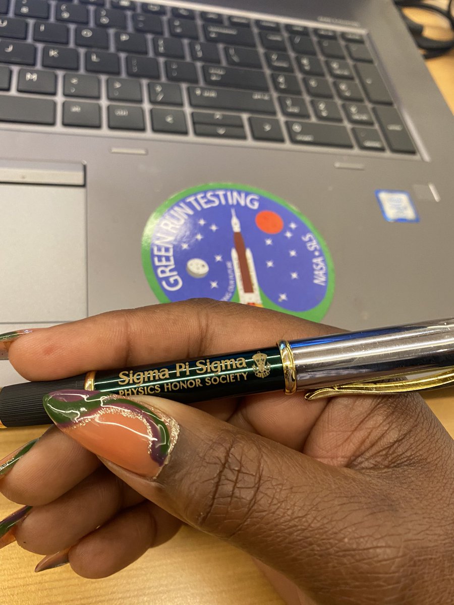 Reneehortonphd's tweet image. Two things that made me happy today.  Seeing a real window washer smiling down at me and my pen I signed the Sigma Pi Sigma physics honor society initiation book with.  Thank you again Toni Saucy I will forever love you. @TluSps #sigmapisigma