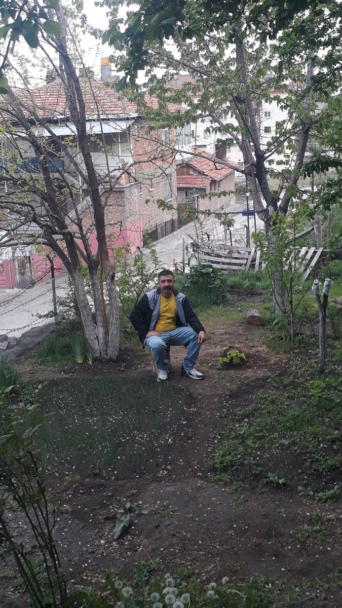 Kalabalık arayanlardan uzak durun,çünkü kendi başlarına bir hiçtirler..! Fısss kabadayılar