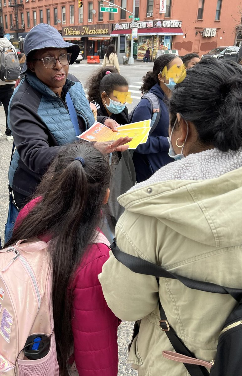 .@DonadelleAd & @milibonilla22 doing outreach in #EastHarlem inviting folks to our “Healthy Me-Healthy You” event- Friday, May 6, 10 am - 2 pm. Garden-237 East 104 Street. Rain or Shine- but definitely going to shine! @unionsettlement #Health #HealthForAll