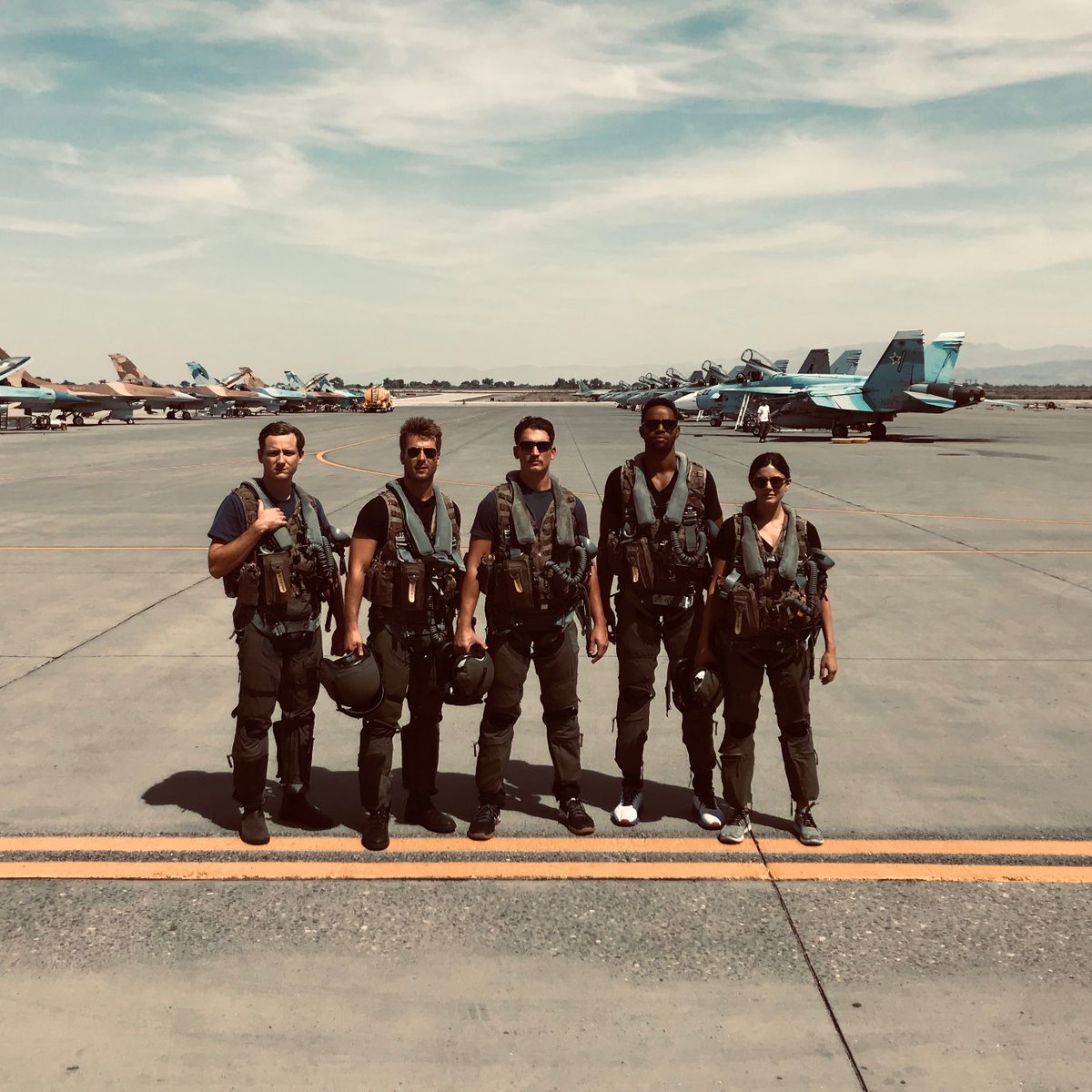 glenpowell's tweet photo. Today’s the World Premiere of Top Gun: Maverick.

It’s been a long journey since our first flight together, but feel so grateful to have had this squad on my wing every second of it. They put their bodies on the line to give audiences the ride of a lifetime. 

Throttle up, y’all. https://t.co/dpyFnlT7MH