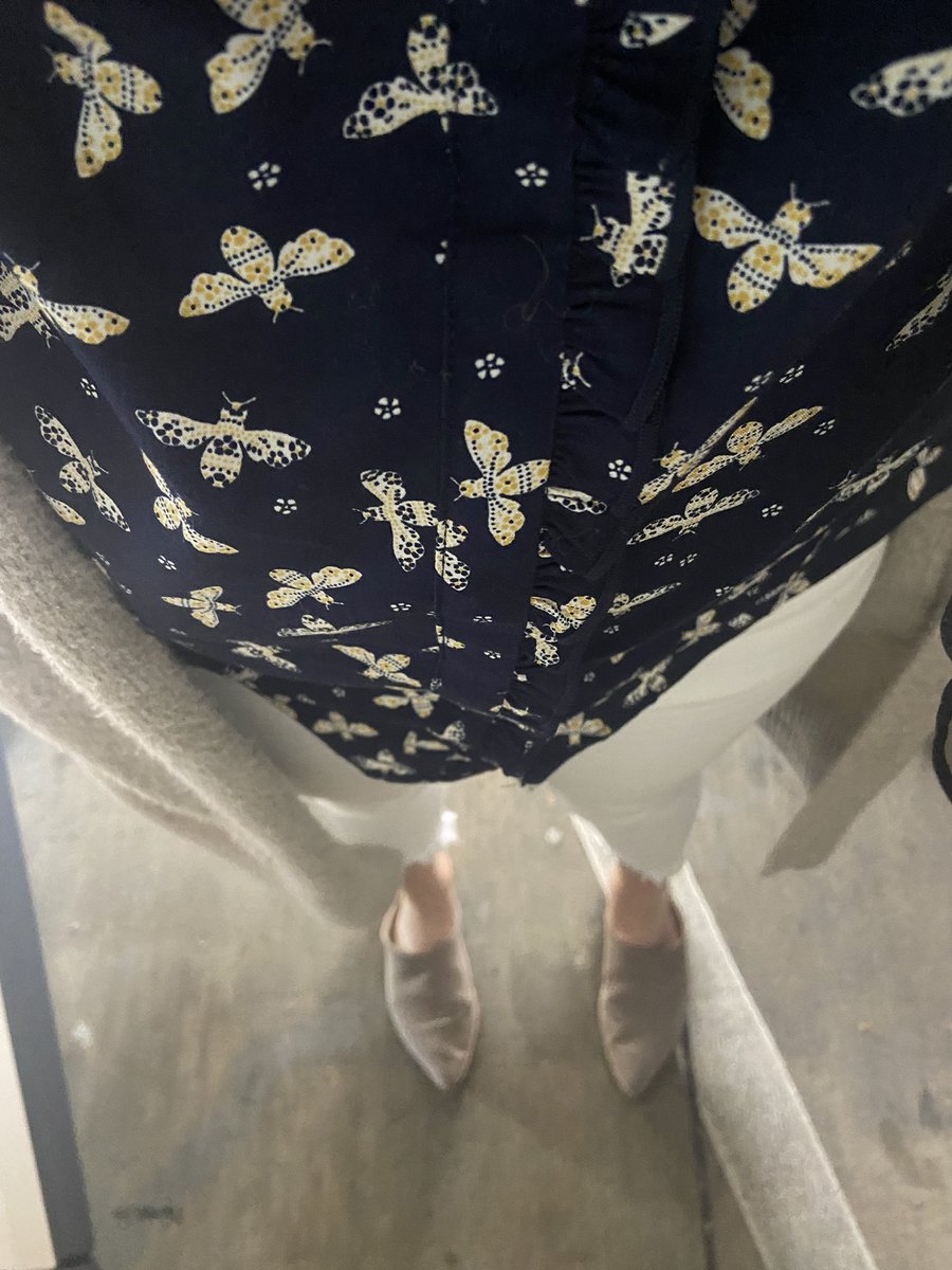 shaunah07's tweet photo. Last fellowship lecture on venom hypersensitivity done✅

Perfect opportunity to wear a shirt with bees on it 😍🐝 #allergy #stinginginsect https://t.co/SvKibkVmpn